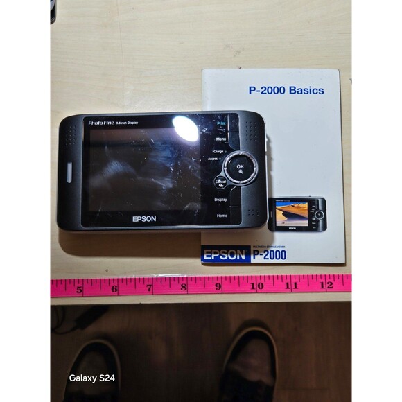 Epson P2000 multi media viewer in great condition with power cord and manual.